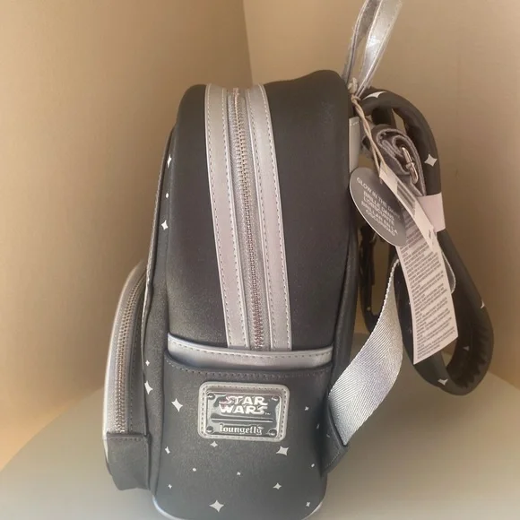 LOUNGEFLY STAR WARS Mandlorian & Grogu Baby Yoda Glow in the Dark Mini Backpack - Picture 4 of 13